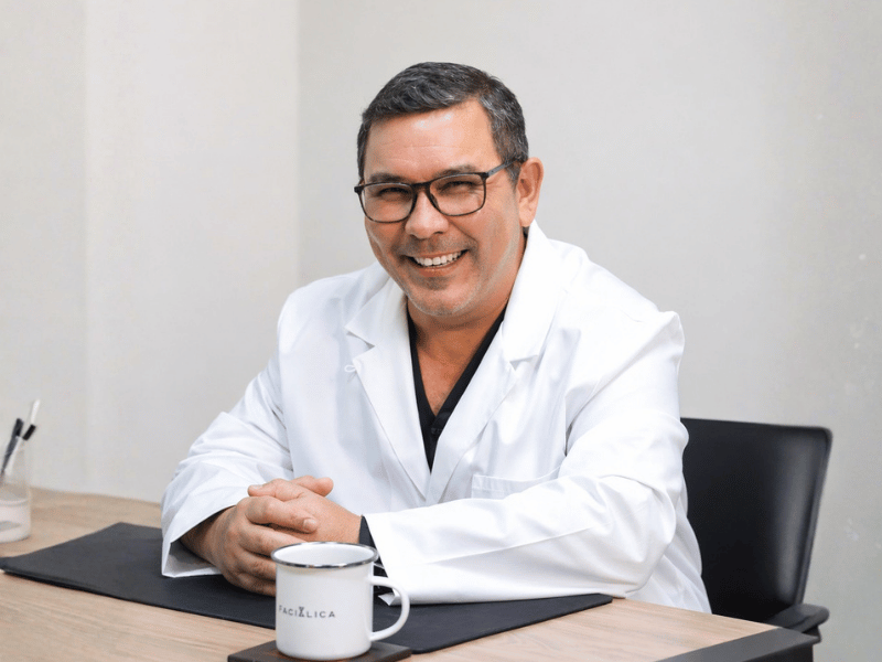 Dr. César Zúñiga